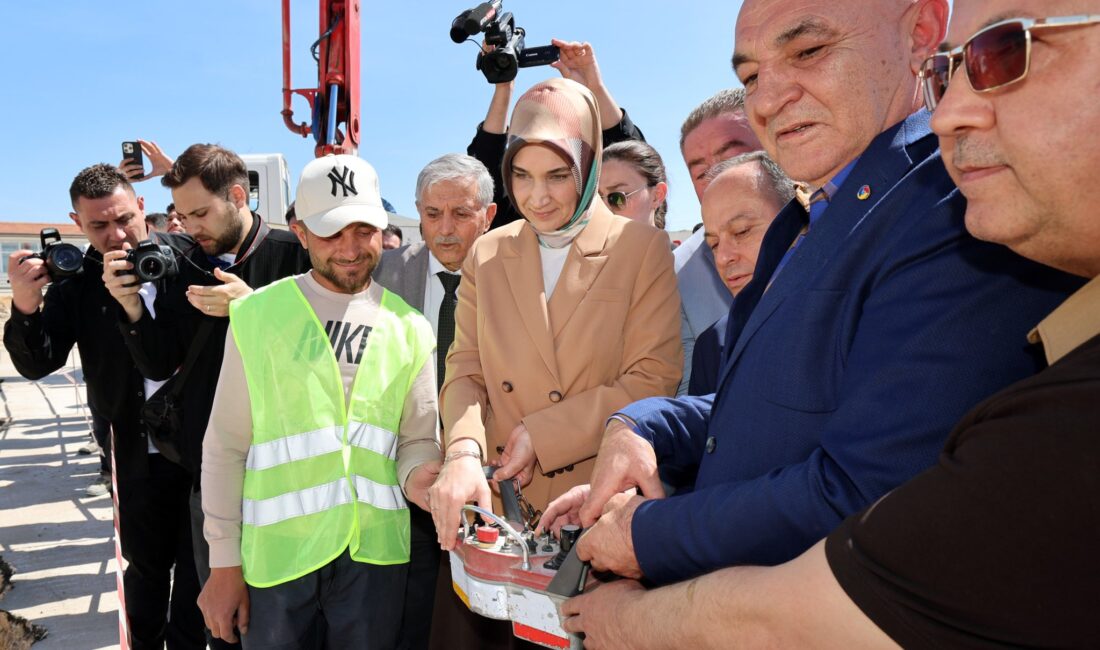 Afyonkarahisar Ticaret Borsası’nın Akçin Mahallesi’ndeki Merkez Lisanslı Deposunun temeli atıldı.