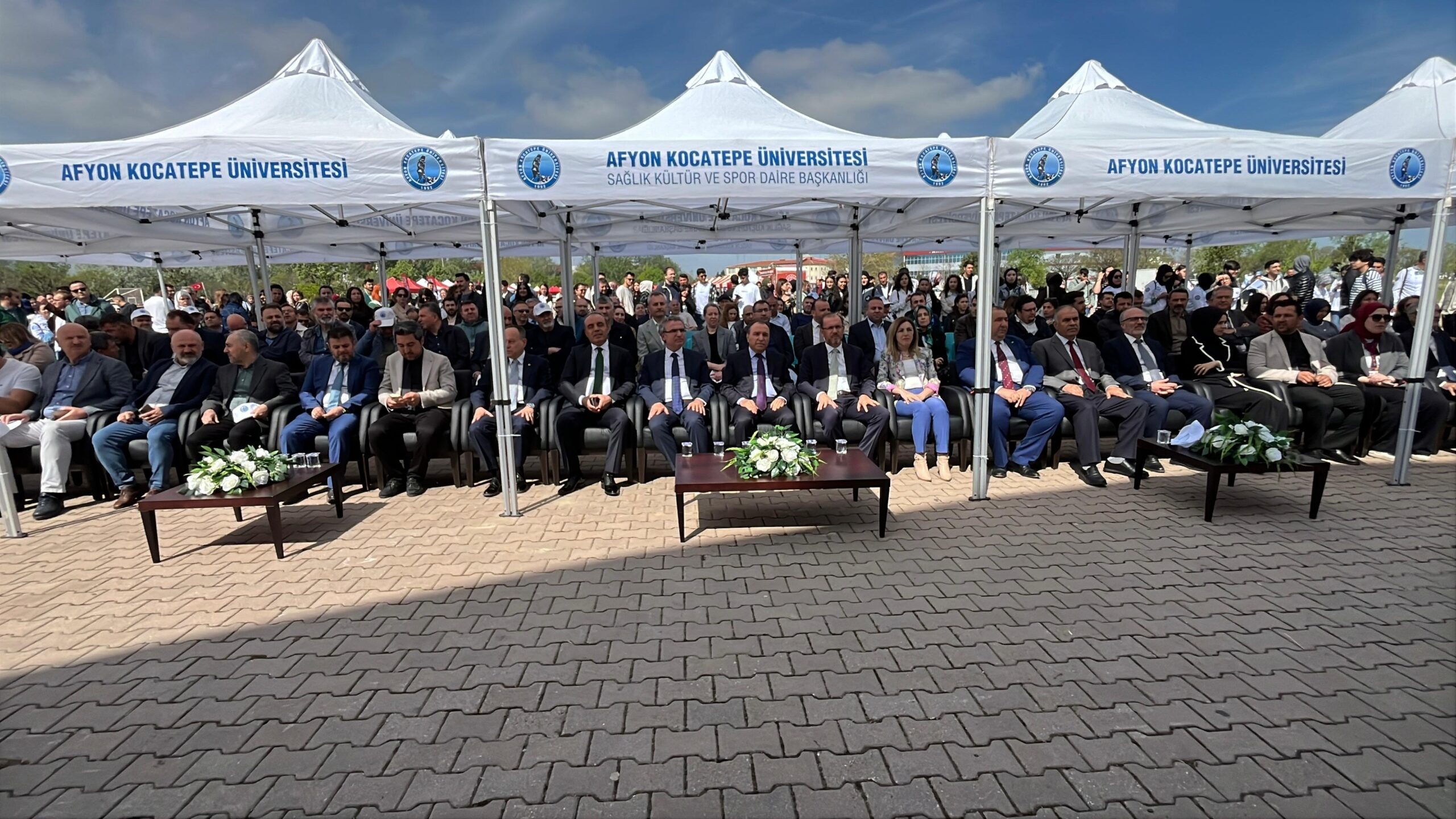 Afyon Kocatepe Üniversitesi’nin ev sahipliğinde düzenlenen Bilim, Teknoloji, Sanat ve