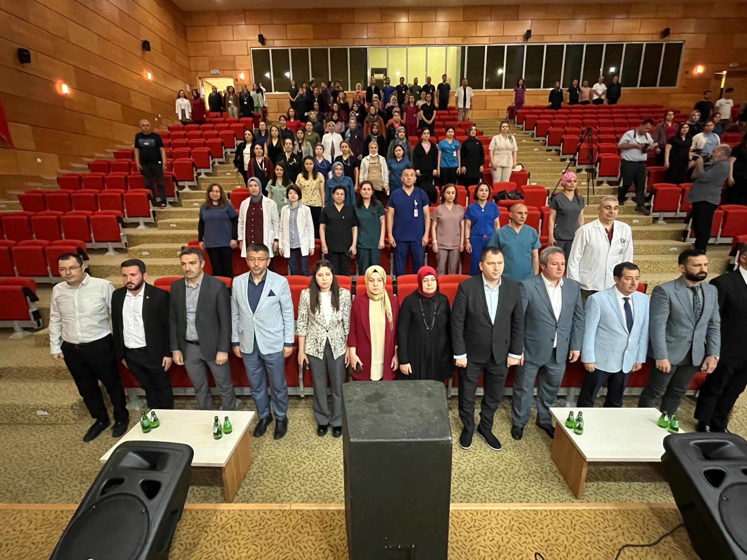12 Mayıs Dünya Hemşireler Günü kapsamında Afyonkarahisar Devlet Hastanesi’nde anlamlı