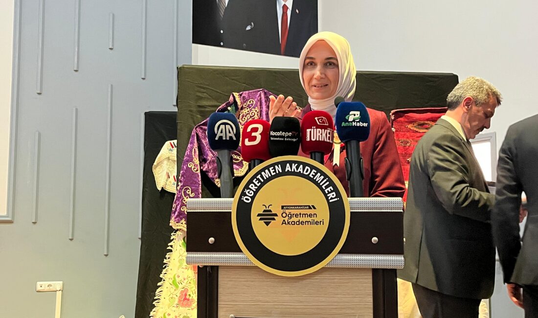 
Afyonkarahisar İl Milli Eğitim Müdürlüğü tarafından hayata geçirilen Öğretmen Akademisi,