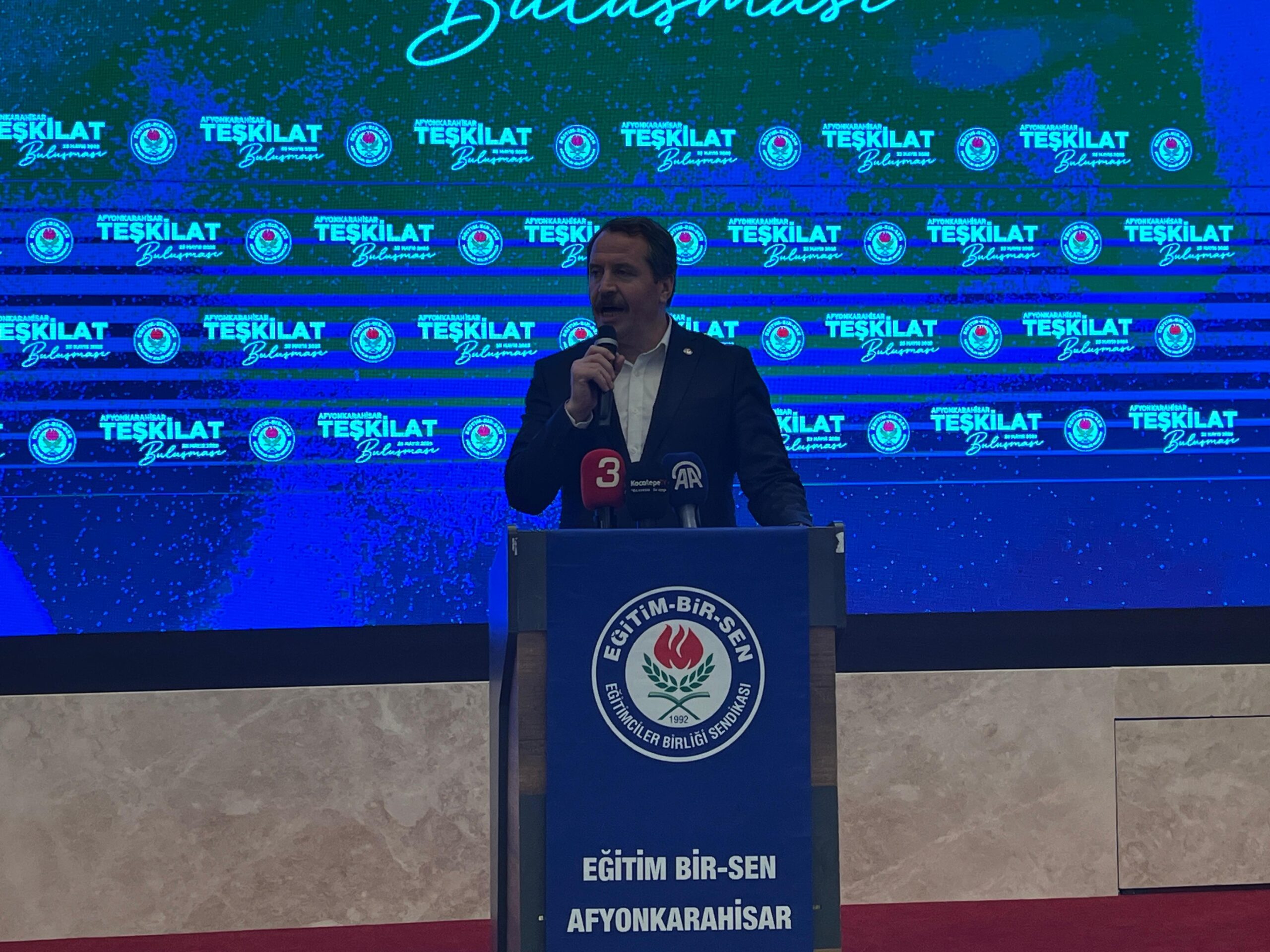   Afyonkarahisar’da düzenlenen özel bir programda, Eğitim-Bir-Sen 1 ve 2