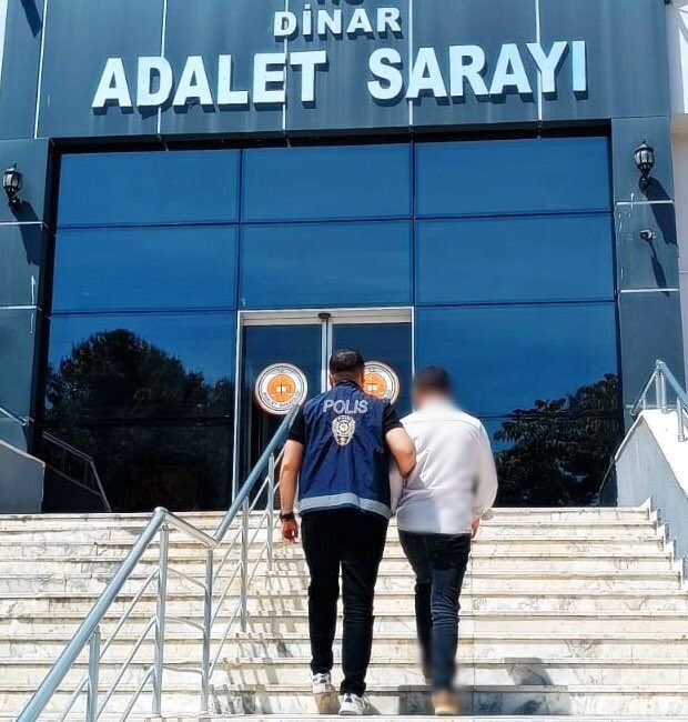 Afyonkarahisar Emniyet Müdürlüğü ekiplerince yürütülen çalışmalar kapsamında, hakkında “Bina İçinde