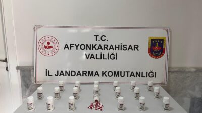 Afyonkarahisar’da Jandarmadan Uyuşturucu Operasyonu: Zeytin Kasalarında 1.120 Adet Sentetik Hap