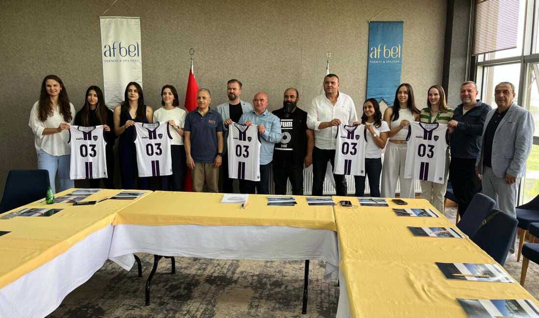   Türkiye voleybolunun yükselen ekiplerinden Afyon Yüntaş, yeni sezon hazırlıkları