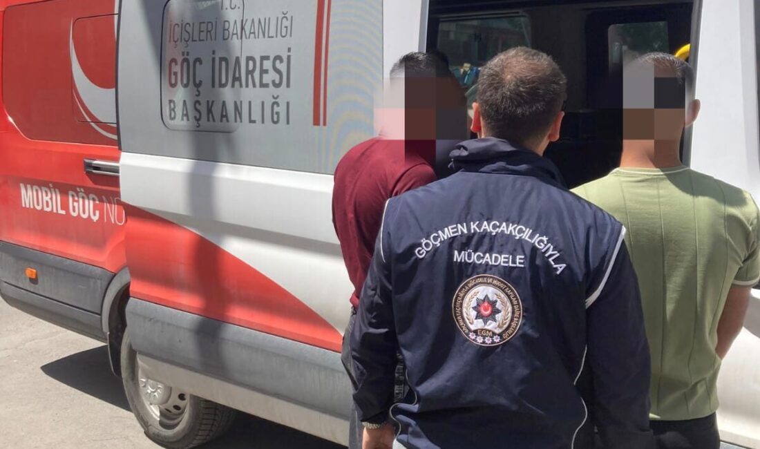 AFYONKARAHİSAR (AA) – Afyonkarahisar'da yakalanan 6 düzensiz göçmen sınır dışı