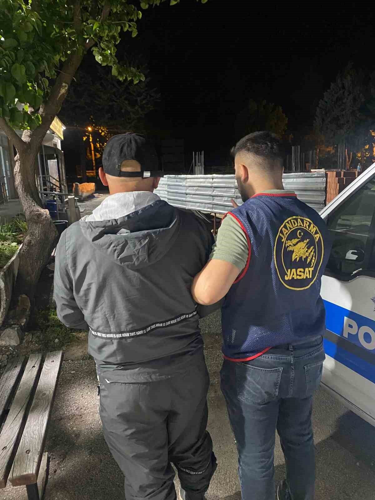 Afyonkarahisar’da çeşitli suçlardan 11 yıl 4 ay 10 gün hapis