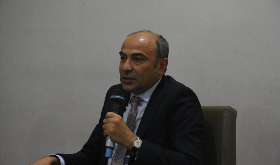 AFYONKARAHİSAR (AA) – Afyonkarahisar'da "Dijital Bağımlılık Ve Etkileri" paneli gerçekleştirildi.