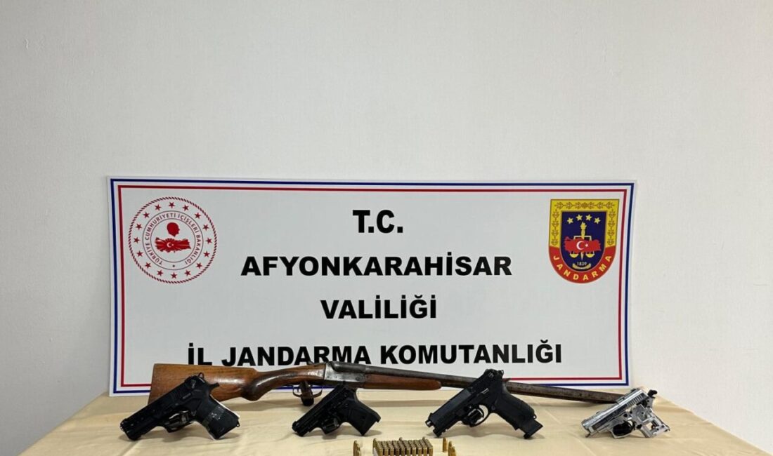 AFYONKARAHİSAR (AA) – Afyonkarahisar'da düğünlerde havaya silahla ateş açan 10
