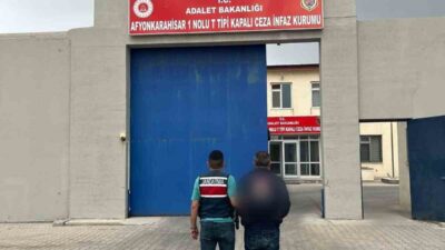 Afyonkarahisar’da 6 yıl 8 ay hapis cezasıyla aranan şahıs jandarma
