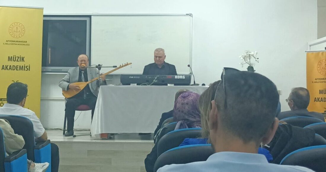 Afyonkarahisar Öğretmen Akademileri çerçevesinde düzenlenen etkinlikte halk müziği ve kültürel