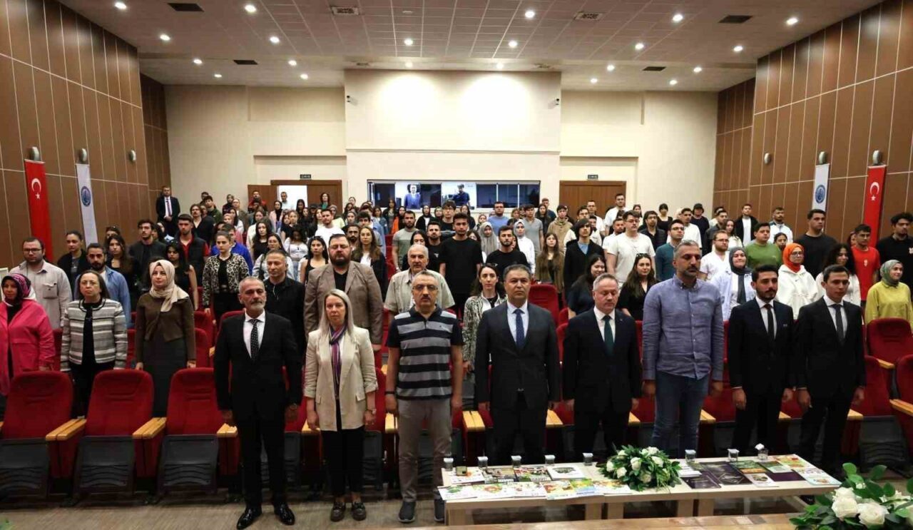 Afyonkarahisar’da düzenlenen "Yeşil Yakalılarla Söyleşiler" etkinliğinde, Tarım ve Orman Bakanlığı’nın
