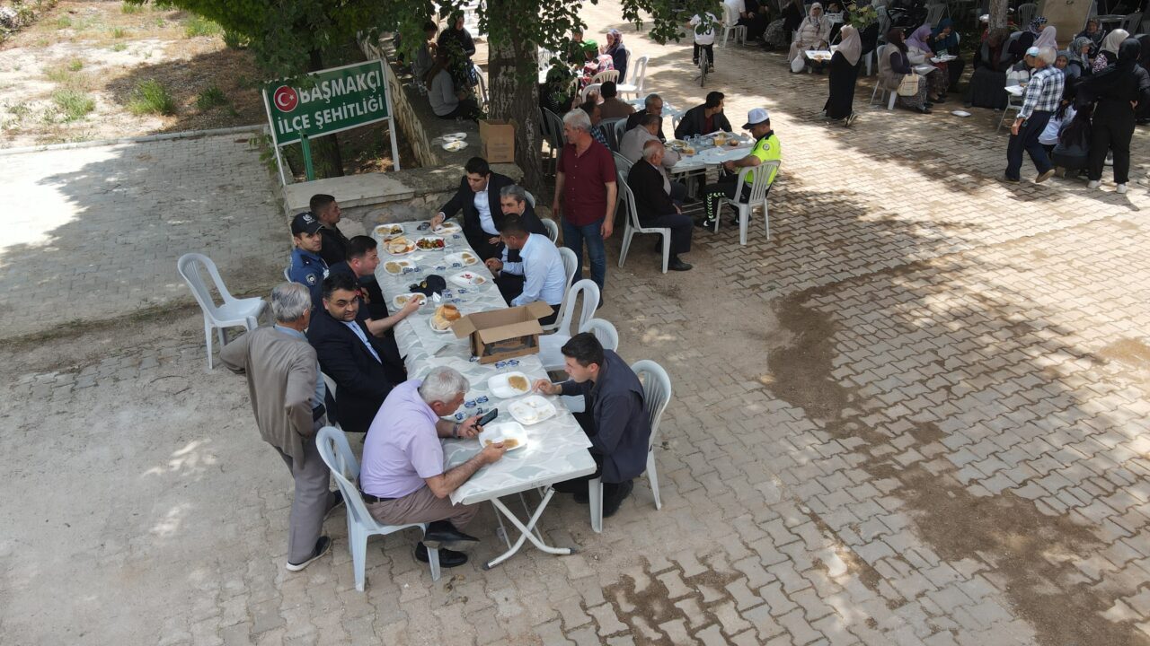 AFYONKARAHİSAR (AA) – AK Parti Afyonkarahisar İl Başkanlığı, Sandıklı ilçesinde