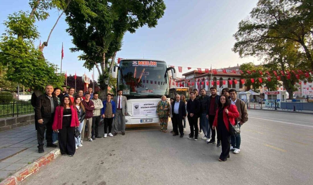 Atatürkçü Düşünce Derneği (ADD) Afyonkarahisar Şube Başkanı Veli Cengiz liderliğinde