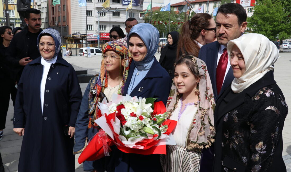 Aile ve Sosyal Hizmetler Bakanı Mahinur Özdemir Göktaş, Kütahya’da çeşitli