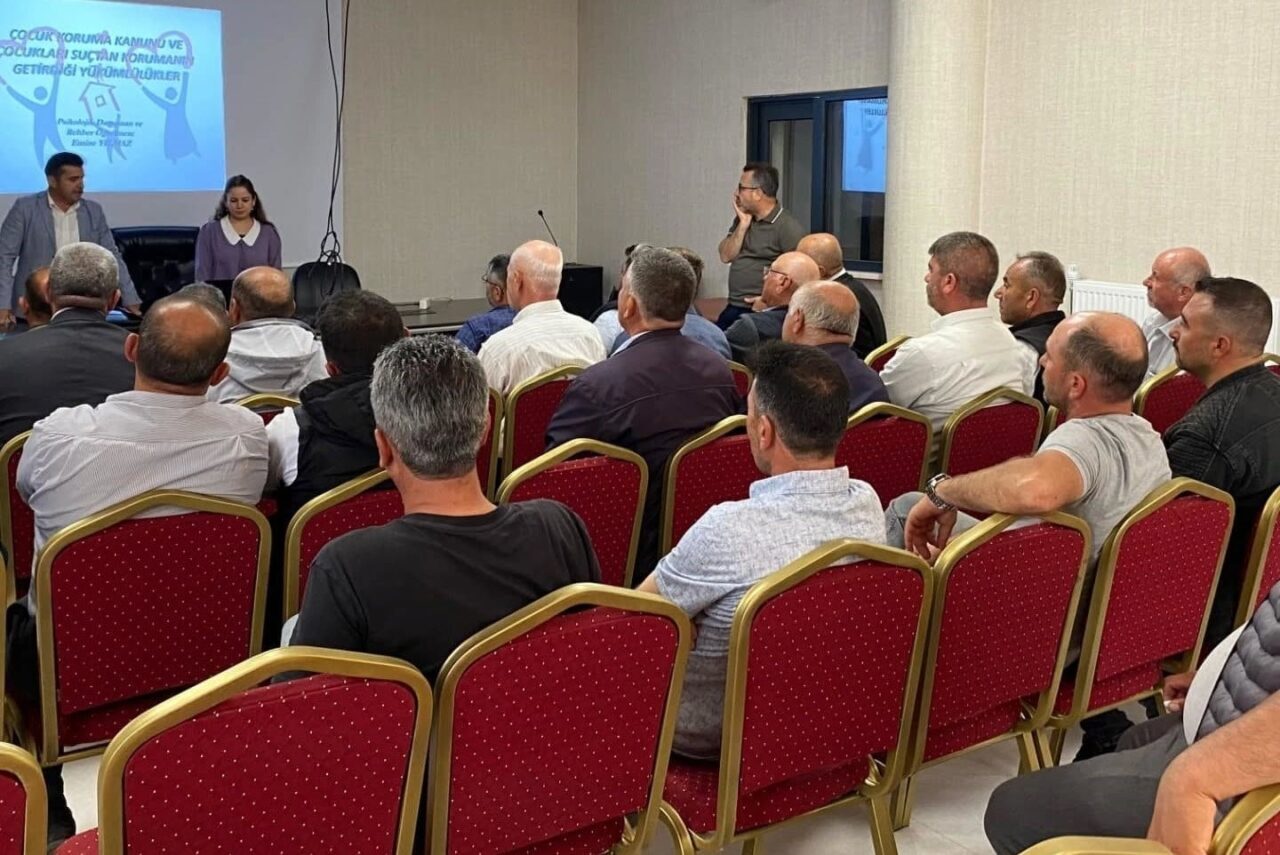 Altıntaş İlçe Milli Eğitim Müdürlüğü tarafından organize edilen bilgilendirme programı