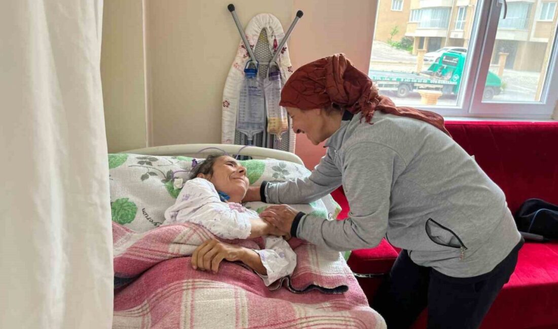 Eskişehir’deki alzheimer hastası annesine bakabilmek için evden dışarı çıkamayan ve
