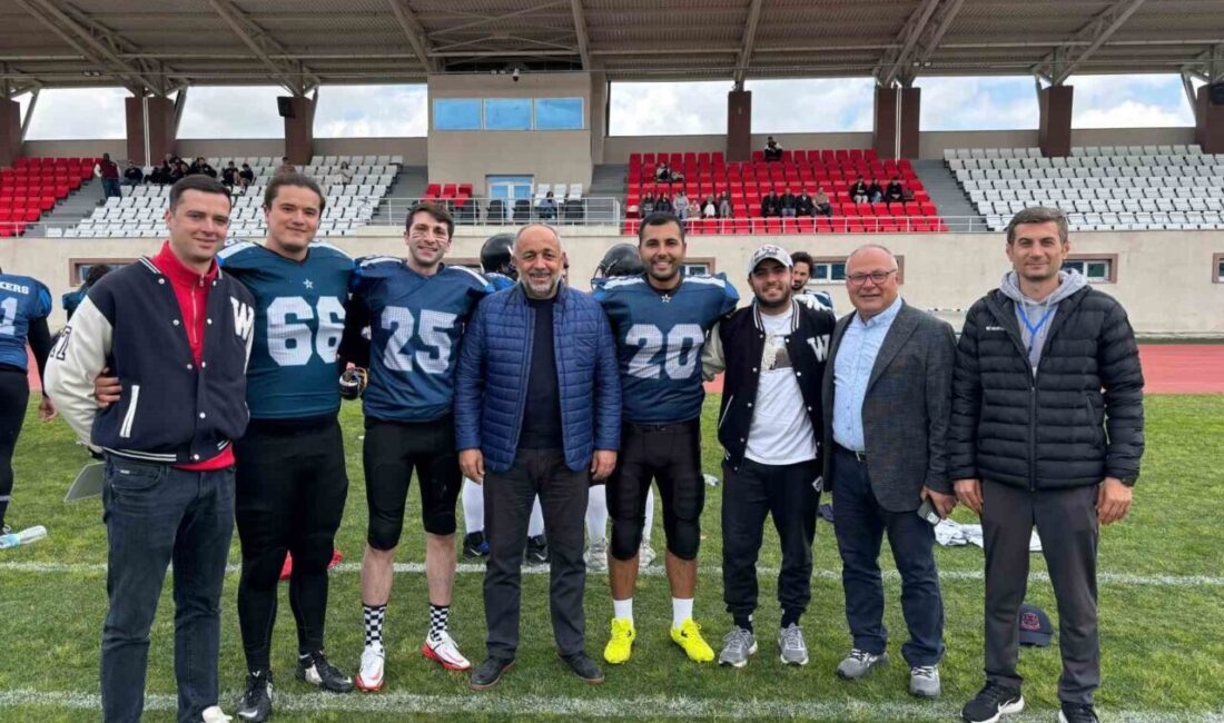Afyonkarahisar Kocatepe Spor Kompleksi’nde düzenlenen 2. Lig Korumalı Futbol müsabakasında,