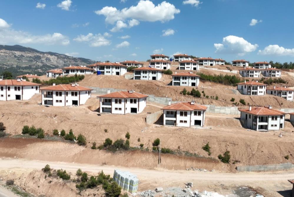 Kahramanmaraş merkezli depremler sonrası yapımına başlanan köy evleriyle ilgili Bulanık