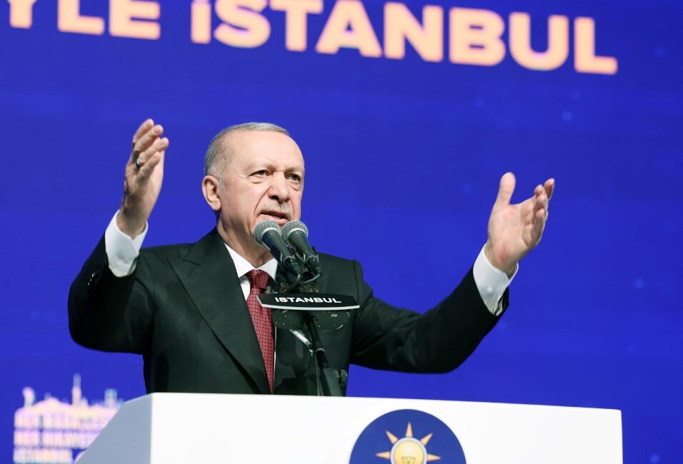 Cumhurbaşkanı Recep Tayyip Erdoğan, İstanbul’da düzenlenen ‘Her Mahallesiyle İstanbul’ programına