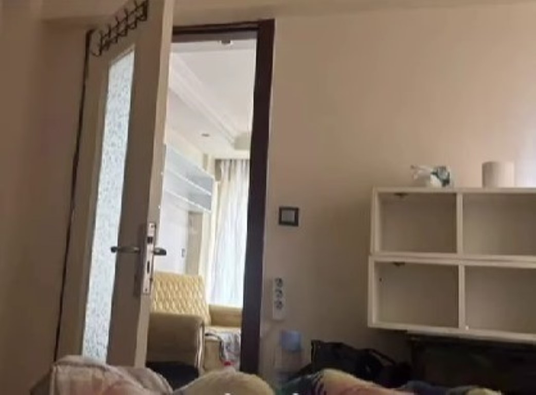 Denizli’de üniversite bölgesinde, dönüştürdüğü evinin üç odasını apart dairesi olarak