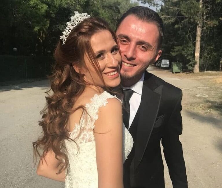 İzmir’in Menemen ilçesinde bir anaokulu tarafından düzenlenen etkinlikte düğün salonunda