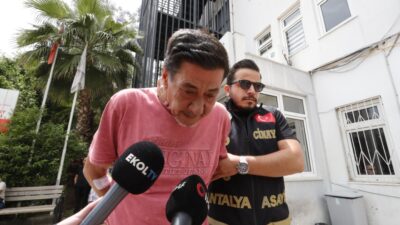 Antalya’da çıkan tartışmada çok sayıda bıçak darbesi ile oğlunu bıçaklayarak