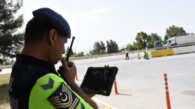 Aydın-İzmir Otoyolunda cayrokopter destekli trafik denetimi gerçekleştirildi. İl Jandarma Komutanlığı