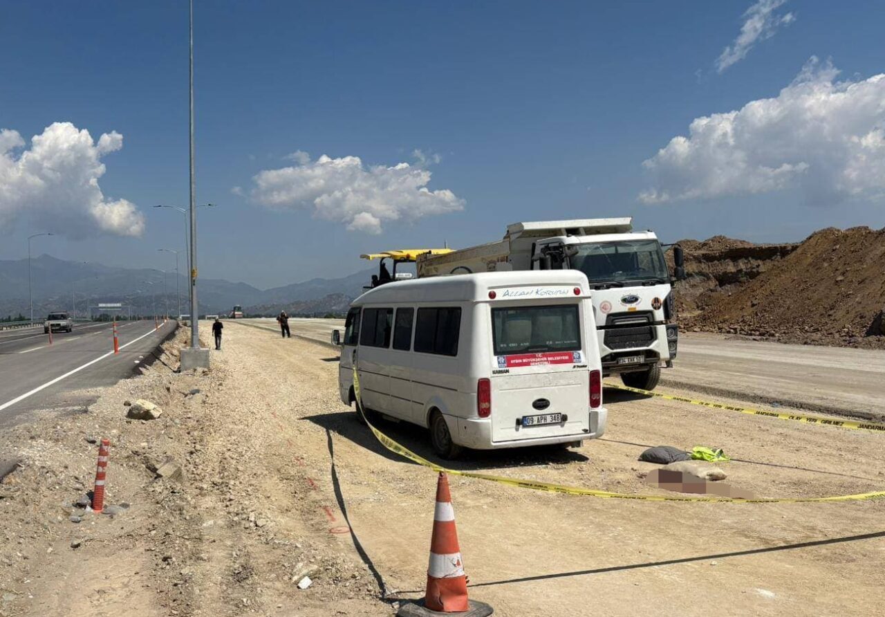 Aydın’ın Efeler ilçesinde, minibüsün çarptığı işçi hayatını kaybetti. Dalama Mahallesi’nde,