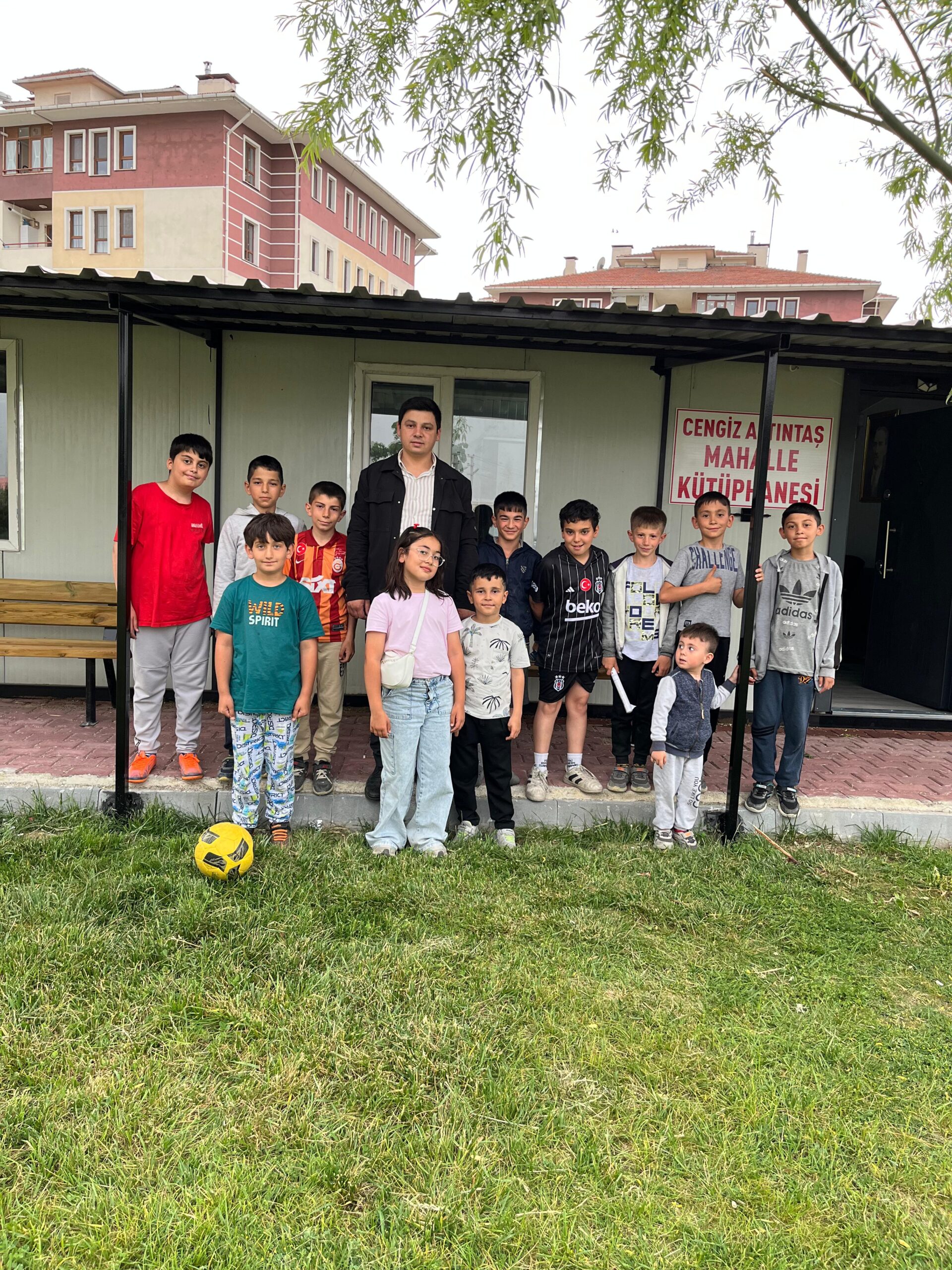 Afyonkarahisar’ın Dörtyol Mahallesi, anlamlı bir sosyal sorumluluk projesiyle dikkat çekiyor.