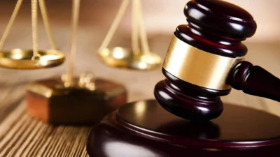 Eskişehir’de kask, kar maskesi ve koruyucu şeffaf gözlük takarak çay