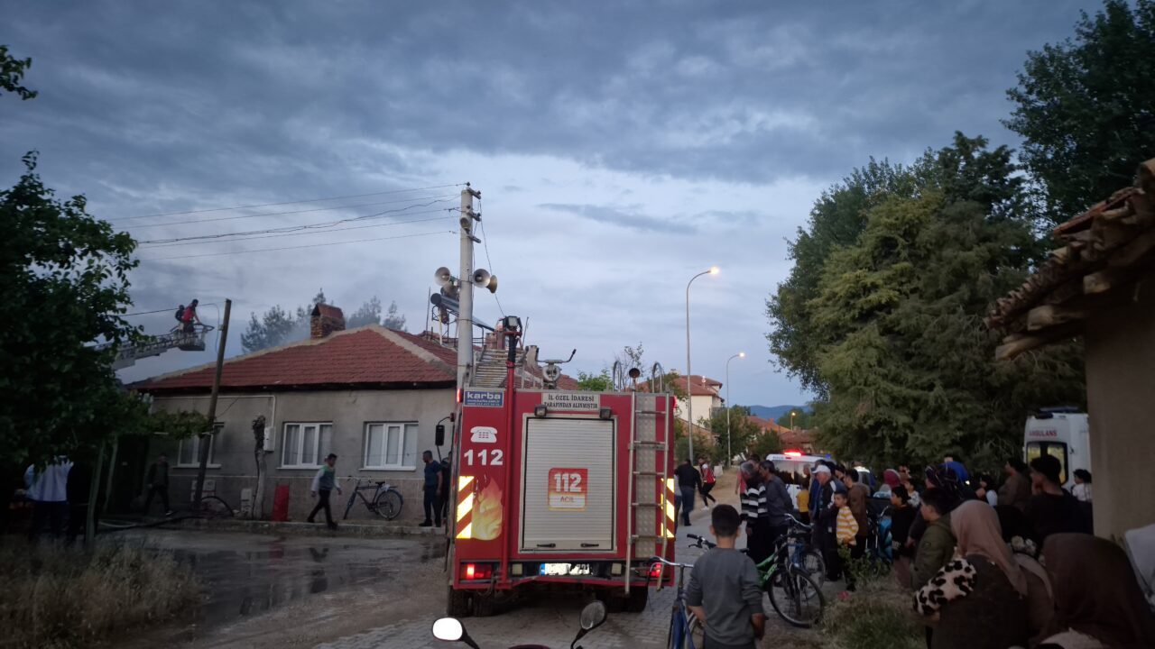 AFYONKARAHİSAR (AA) – Başmakçı ilçesinde bir evde çıkan yangın hasara