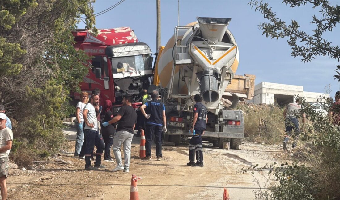 Muğla'nın Bodrum ilçesinde beton mikseri ile kamyonetin arasında sıkışan kişi