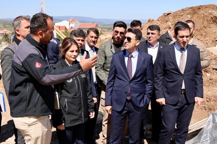 Bilecik Valisi Şefik Aygöl, yapımı devam eden Söğüt-İnhisar il özel