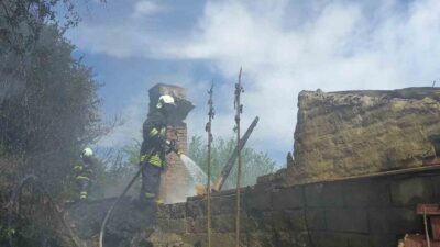 Bilecik’in Pazaryeri ilçesinde çıkan ev yangını köy halkında paniğe sebep