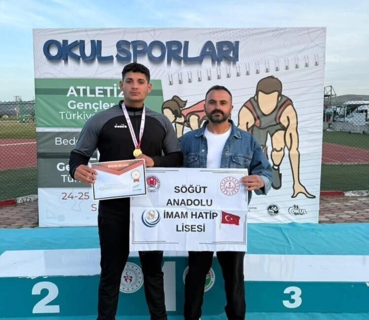 Okul Sporları Atletizm Gençler Final Yarışmasında Bilecikli sporcu Abdülkerim Akdaş,