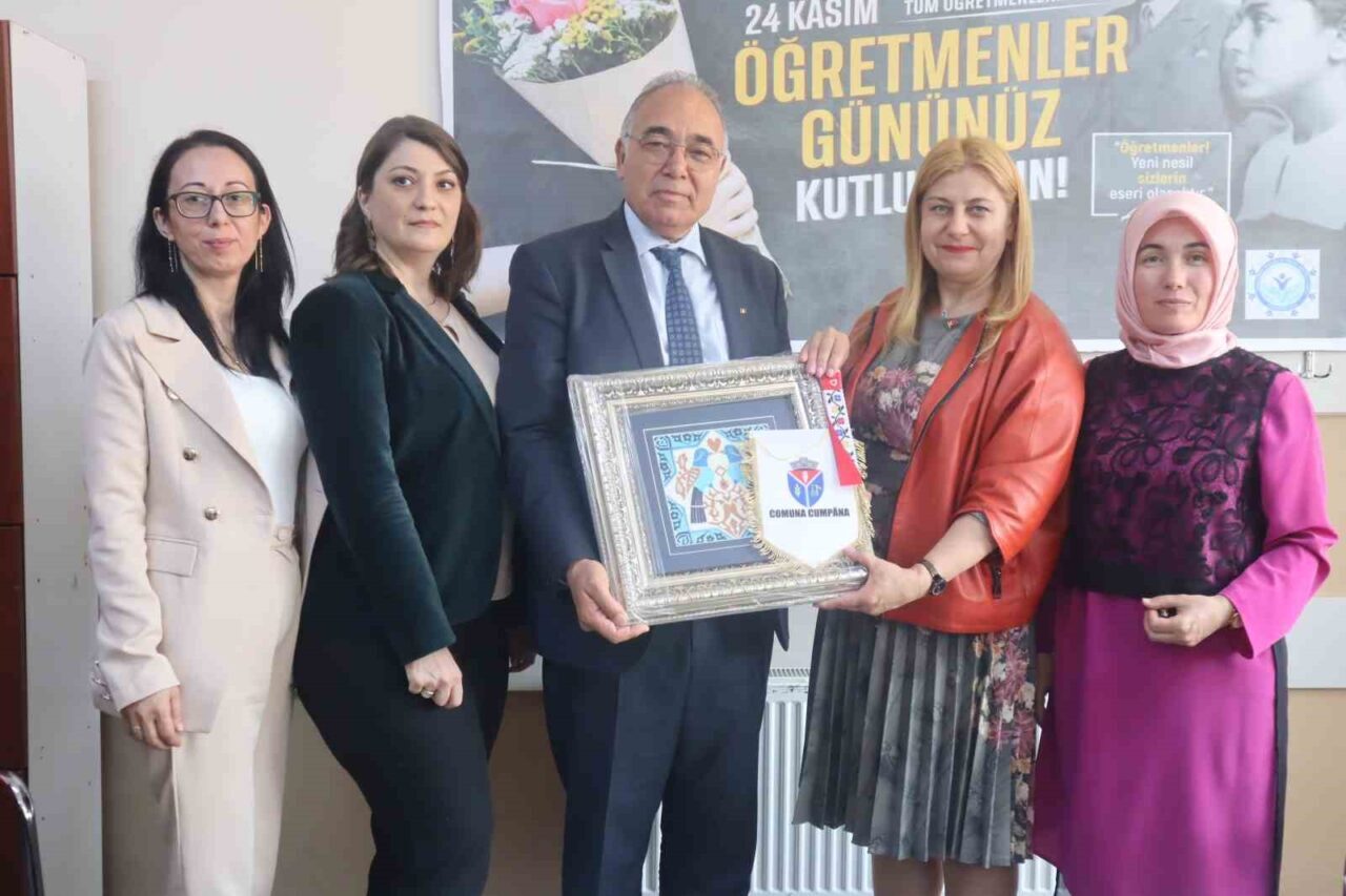 Bin kilometre uzaktan kardeş okul geliyor