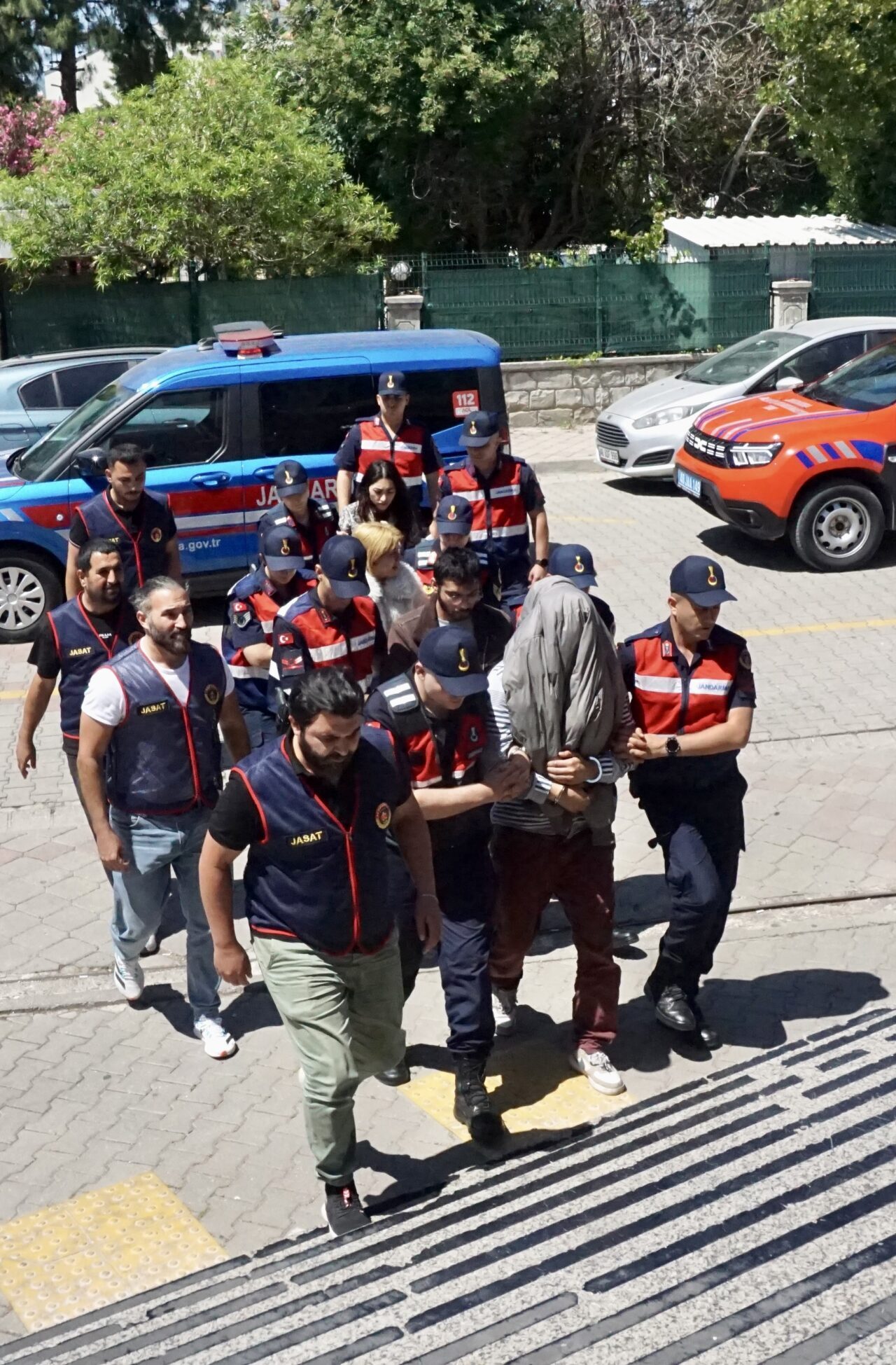 Muğla'nın Fethiye ilçesinde bir kişinin evinde silahla öldürülmesiyle ilgili gözaltına