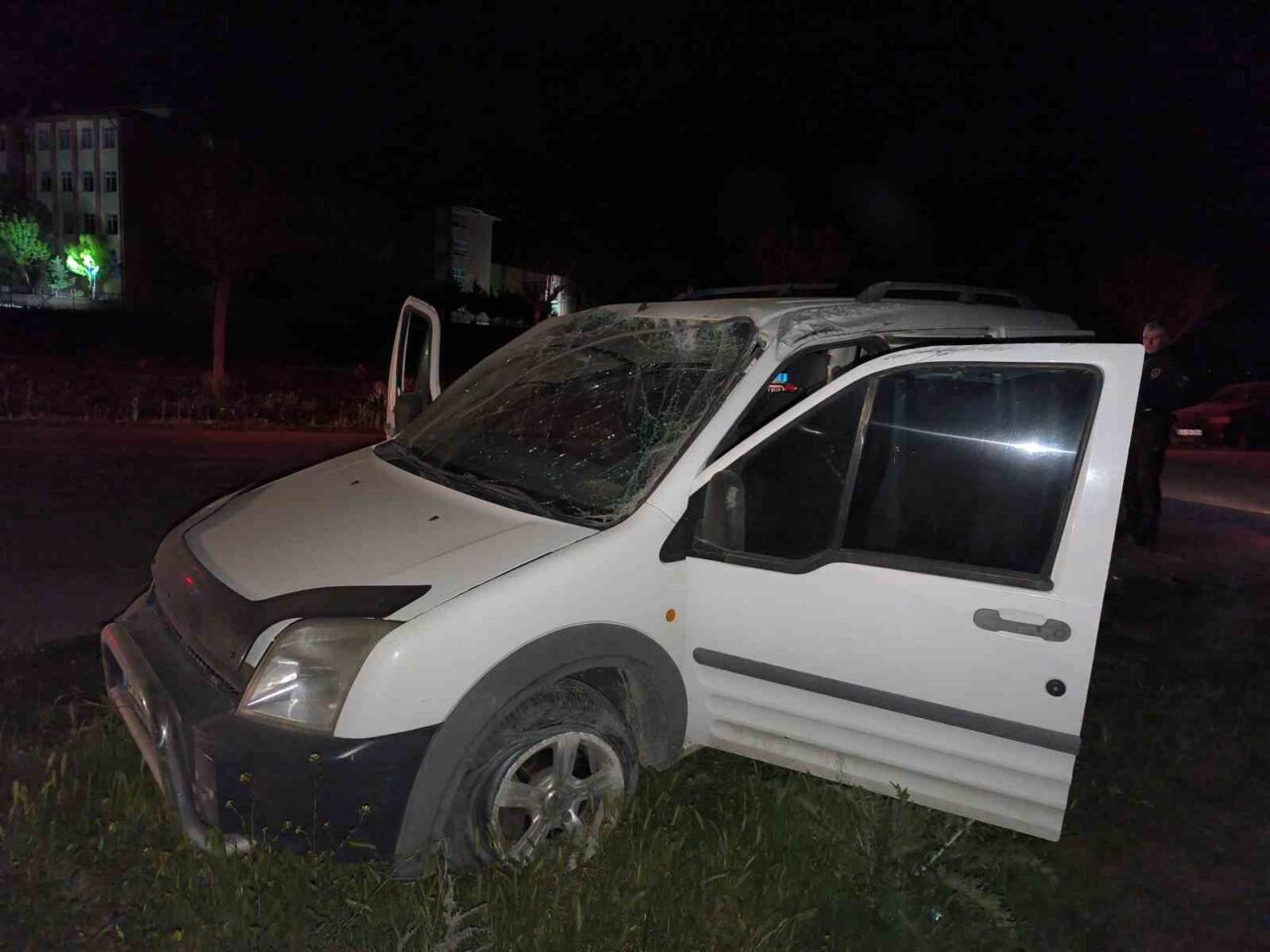 Afyonkarahisar’ın Şuhut ilçesinde meydana gelen trafik kazasında, kontrolden çıkan hafif