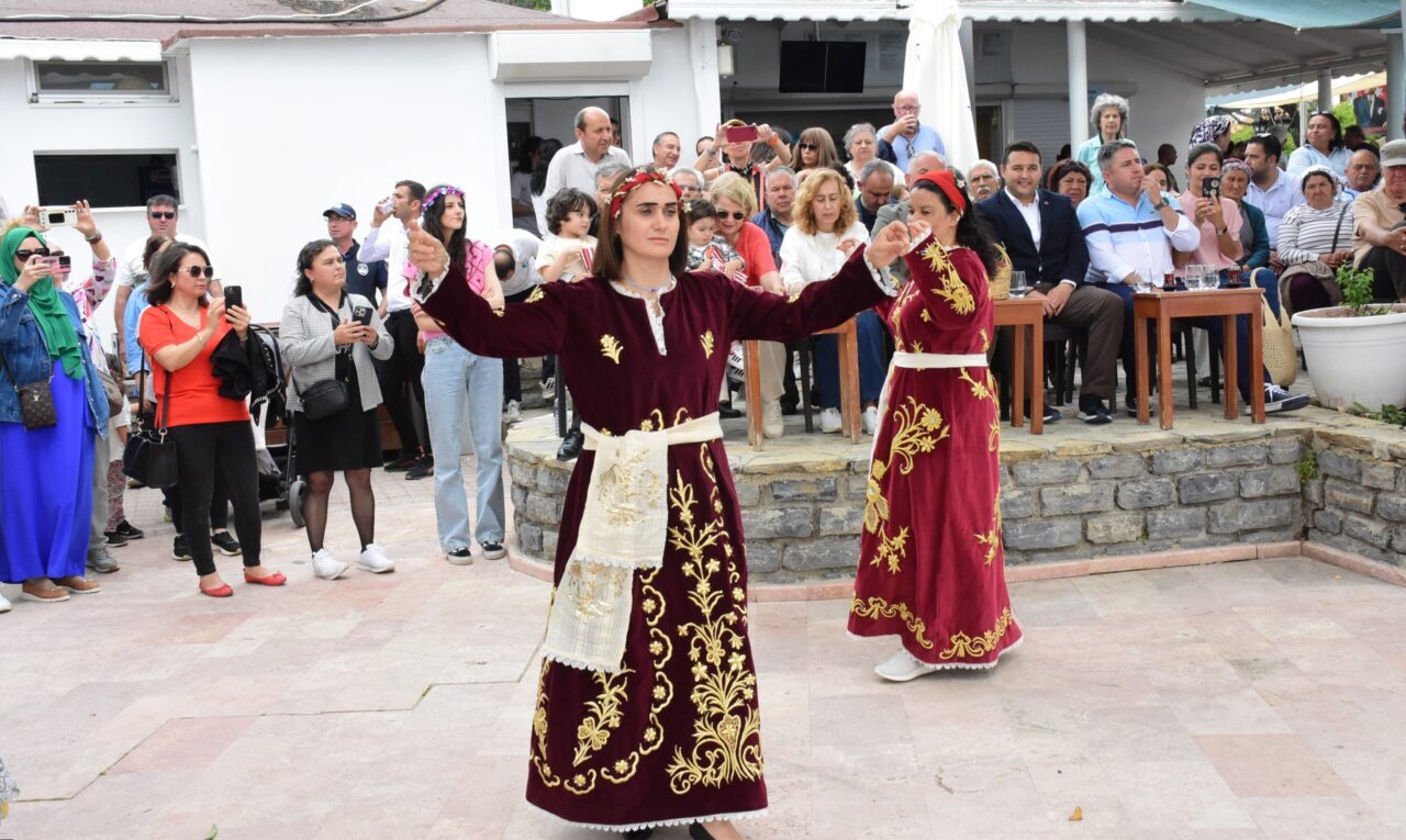 Muğla'nın Bodrum ilçesinde Zeytin Çiçeği Festivali'nin üçüncüsü gerçekleştirildi.