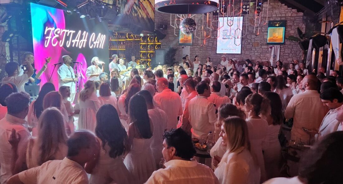 Bodrum Engeliler Sağlık Vakfı yararına 5. Beyaz Gece etkinliği yapıldı.