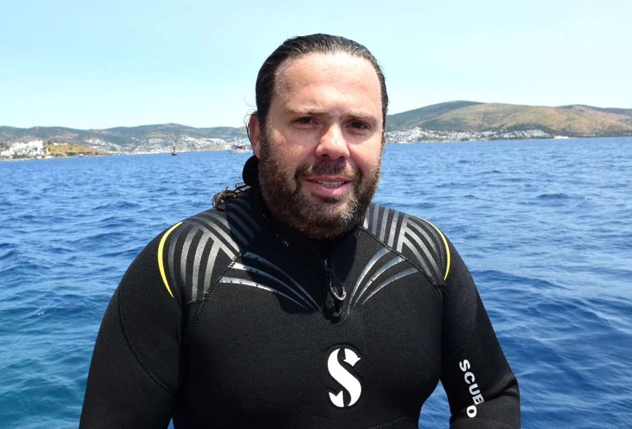 ) - Muğla'nın Bodrum ilçesinde bir grup dalgıç, 19 Mayıs