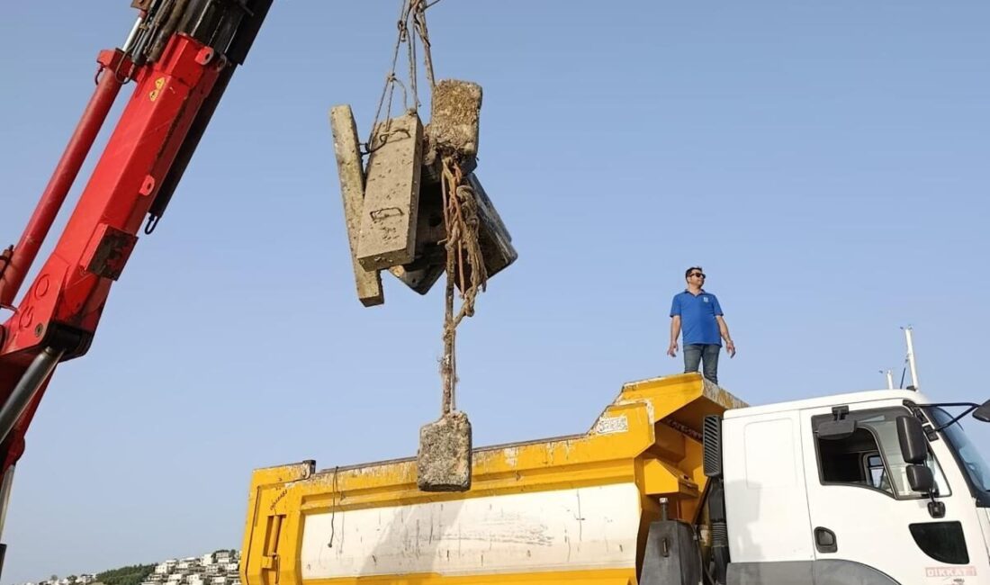 Muğla’nın Bodrum ilçesinde deniz dibinden 45 ton atık toplandı. Bodrum