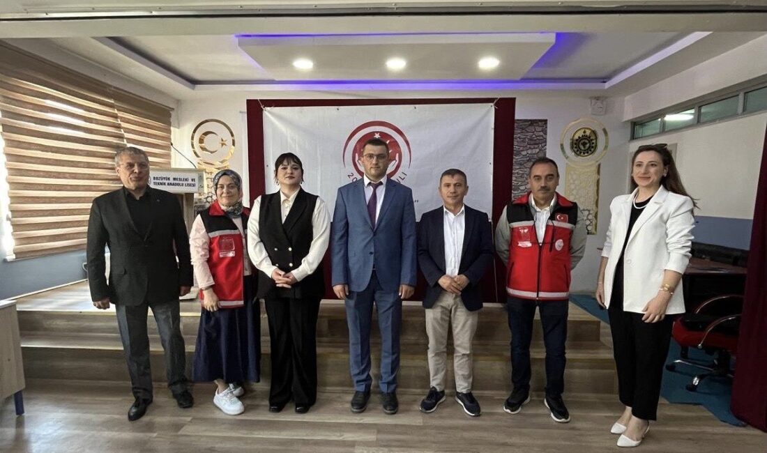 Bilecik’in Bozüyük ilçesinde Sosyal Hizmet Merkezi Müdürlüğü tarafından engelli bireylerin
