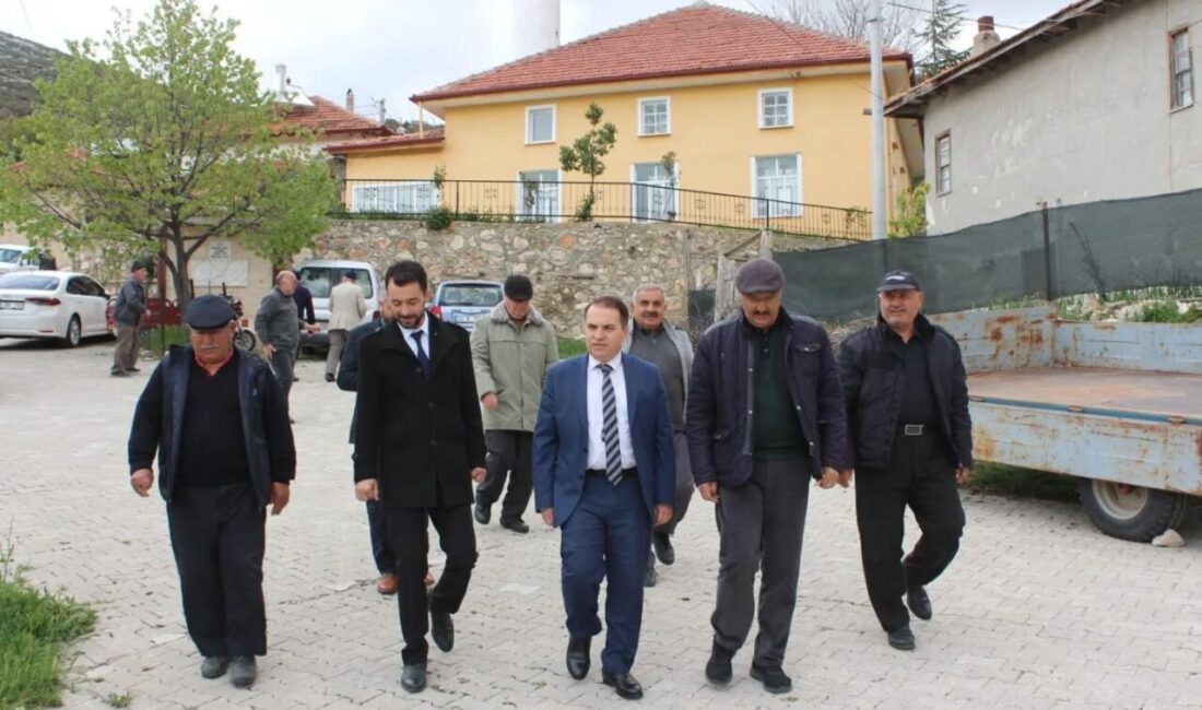 Afyonkarahisar’ın Çapalı köyünde yapımı tamamlanan Taziye Evi ve Misafirhane, düzenlenen