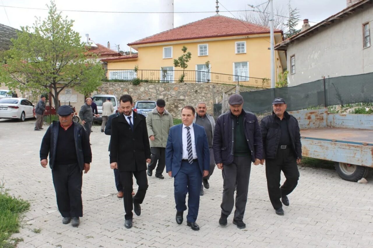 Afyonkarahisar’ın Çapalı köyünde yapımı tamamlanan Taziye Evi ve Misafirhane, düzenlenen