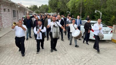 Afyonkarahisar’ın Sandıklı ilçesinde, Sandıklı Belediyesi tarafından düzenlenen geleneksel Hıdırellez Şenlikleri