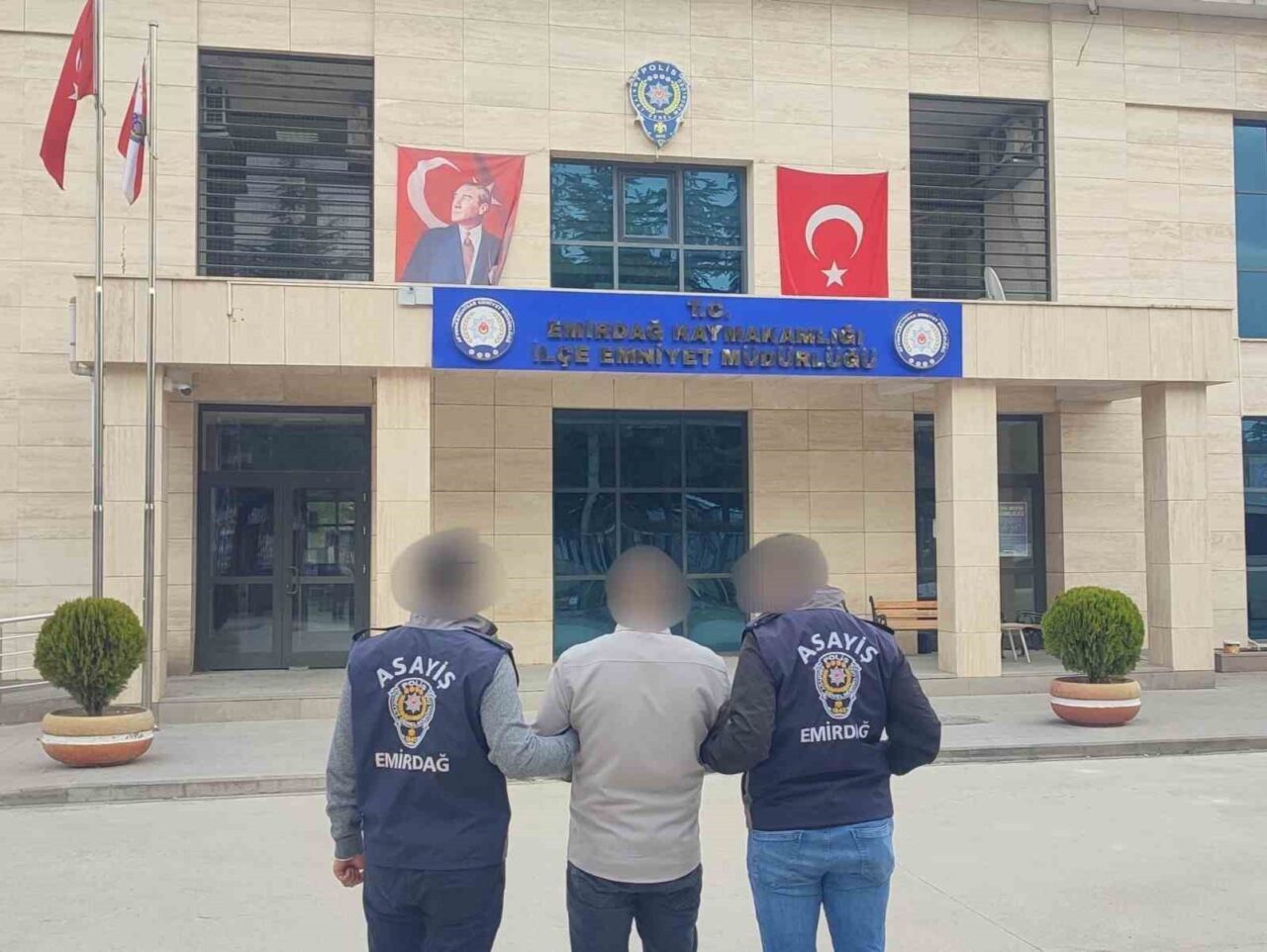Afyonkarahisar’da çeşitli suçlardan 11 yıl 10 ay 3 gün hapis