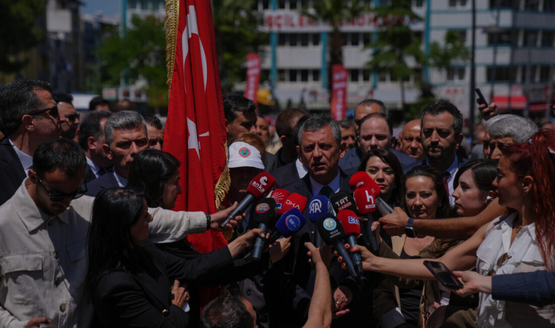 CHP Genel Başkanı Özgür Özel, terör örgütü PKK'nın fesih ve