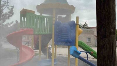 Eskişehir Yeşiltepe Mahallesi’nde bulunan oyun parkında kimliği belirsiz kişilerce yakılan