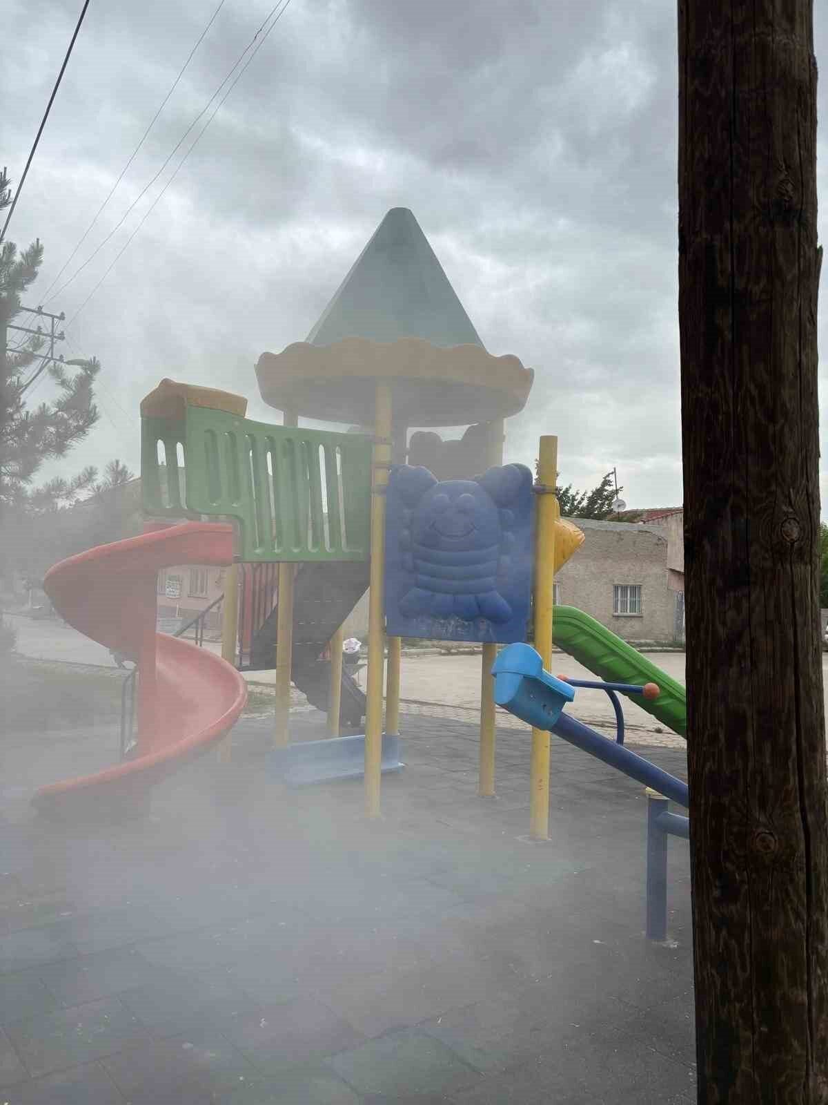 Eskişehir Yeşiltepe Mahallesi’nde bulunan oyun parkında kimliği belirsiz kişilerce yakılan